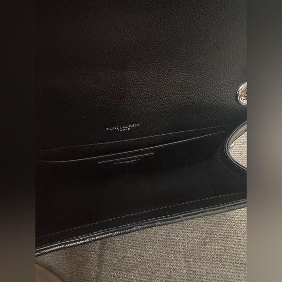 SAINT LAURENT
Envelope medium quilted textured-leather shoulder bag - Picture 3 of 4